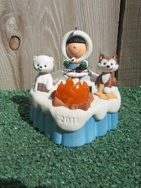 Hallmark Keepsake Frosty Friends 2011 S'more Treats Christmas Ornament